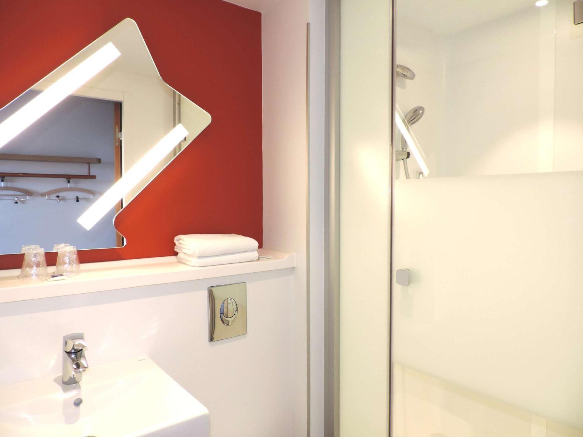 Ibis Budget Amiens Centre Gare Экстерьер фото